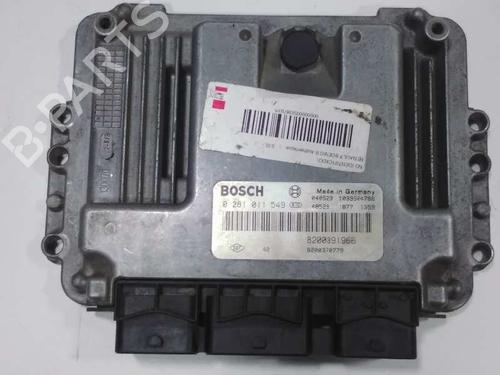 Used Engine control unit (ECU) RENAULT SCÉNIC II (JM0/1_) [2003-2010]  9237247