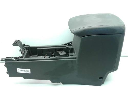 Used Armrest / Center console NISSAN NAVARA NP300 (D40) 2.5 dCi (174 hp) 9074736