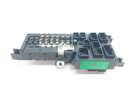 Fuse box VOLVO S60 I (384) 2.4 (140 hp) 17189575