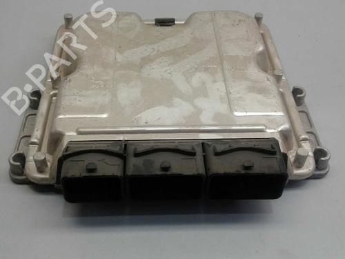 Used Engine control unit (ECU) RENAULT TRAFIC II Van (FL) [2001-2025]  6126247