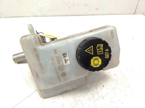 Used Brake master cylinder Brake master cylinder 38331338 38331338