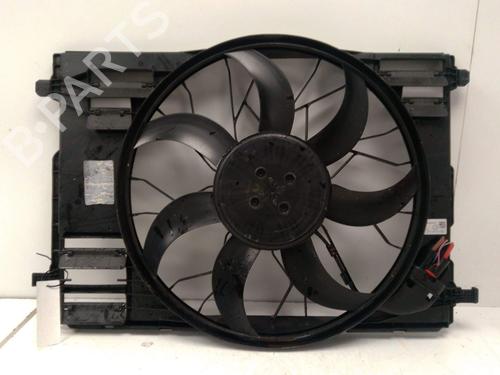 Used Radiator fan Radiator fan MERCEDES-BENZ GLA (H247) GLA 220 d 4-matic (247.715) (190 hp) 40448297 40448297