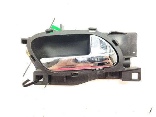 Used Rear right interior door handle PEUGEOT 407 (6D_) 2.0 HDi 135 (6DRHRH, 6DRHRE, 6DRHRG, 6DRHRJ) (136 hp) 17238434
