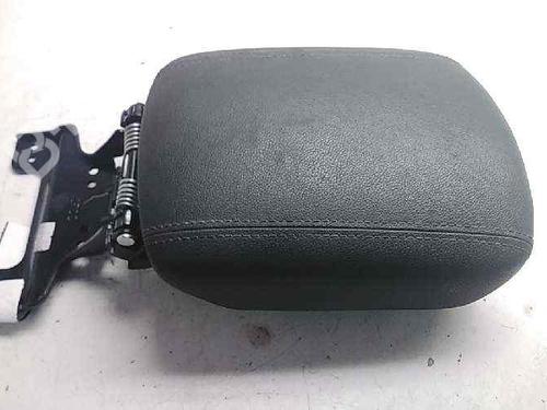 Used Armrest / Center console Armrest / Center console KIA SPORTAGE IV (QL, QLE) 1.6 GDI (132 hp) 10733392 10733392