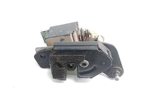 Used Tailgate lock LAND ROVER DISCOVERY III (L319) 2.7 TD 4x4 (190 hp) 14829873