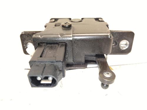 Bagklap lås BMW 5 (E34) 525 tds (143 hp) 32859870