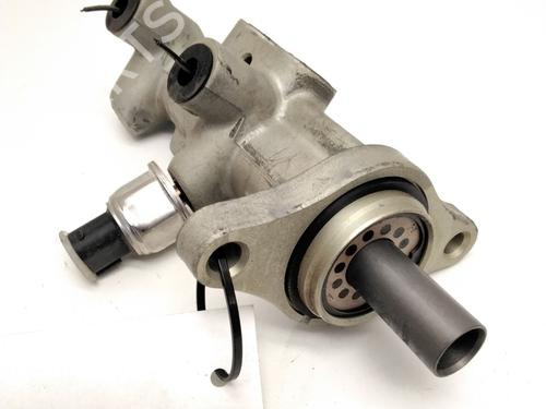 Used Brake master cylinder NISSAN NAVARA NP300 (D40) [2004-2025]  18844619