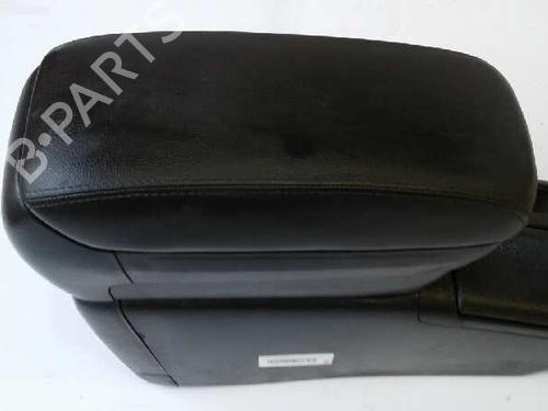 Middle console TOYOTA AVENSIS (_T25_) 2.2 D-4D (ADT251_, ADT251R) | BP11684056I22 