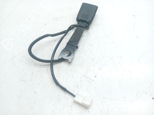 Seat buckle TOYOTA AURIS (_E18_) 1.6 D4-D (WWE185_) | BP17540223I32 