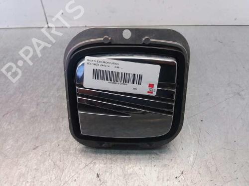 Used Tailgate handle SEAT IBIZA II (6K1) 1.4 (60 hp) 11638158