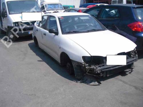 Left headlight SEAT CORDOBA (6K2) 1.4 | BP136052C28 