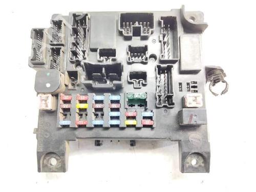 Used Fuse box Fuse box 17058700 17058700