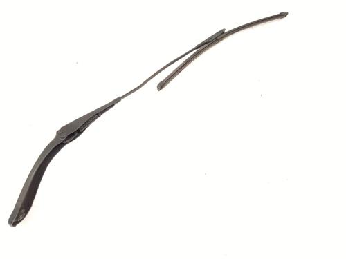 Used Front windshield wiper arm BMW 3 Touring (F31) 318 d (143 hp) 22720423
