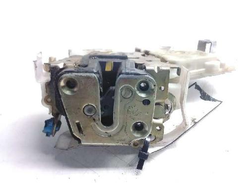 Used Front left lock NISSAN X-TRAIL I (T30) [2001-2013]  10054512