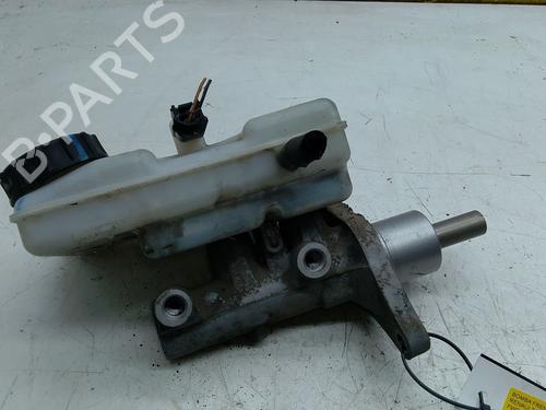 Used Brake master cylinder RENAULT MASTER III Van (FV) 2.3 dCi 125 FWD (FV0C, FV0D, FV0G, FV0H, FV0J, FV0K,... (125 hp) 30645156