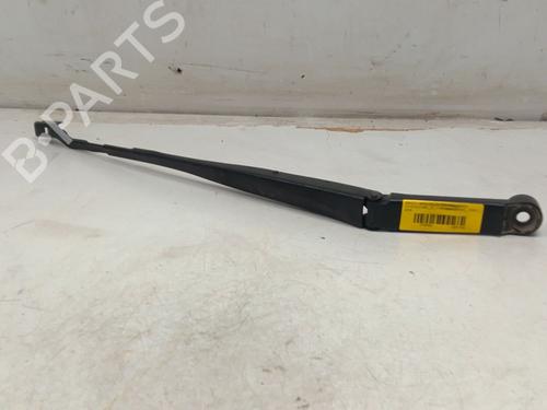 Used Front windshield wiper arm Front windshield wiper arm 33931250 33931250