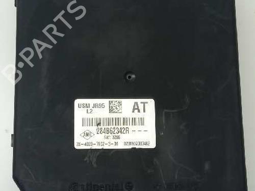 Fuse box RENAULT SCÉNIC III (JZ0/1_) 1.4 16V (JZ0F, JZ1V) | BP15887879E1 