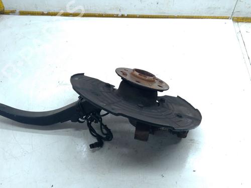 Achsschenkel links vorne für MERCEDES-BENZ R-CLASS (W251, V251) R 320 CDI 4-matic (251.022, 251.122) (224 hp) 30561172