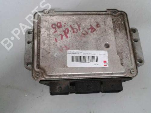 Used Engine control unit (ECU) NISSAN PRIMASTAR Van (X83) [2002-2025]  5124227