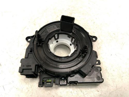 BP32700996C102 main image