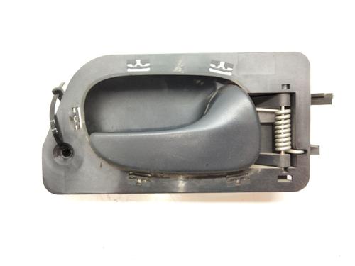Used Front right interior door handle RENAULT LAGUNA I (B56_, 556_) 1.9 dTi (B56J) (98 hp) 19778097