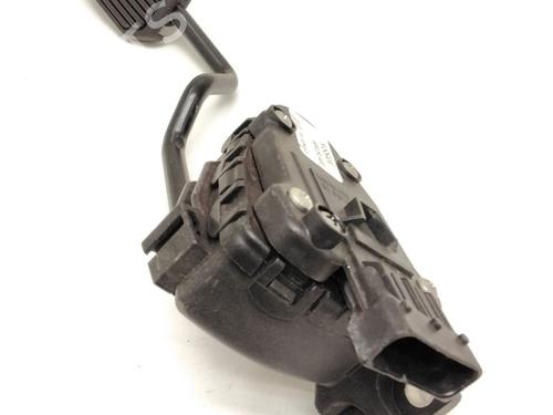 Used Pedal NISSAN ALMERA TINO (V10) 1.8 (114 hp) 17913079