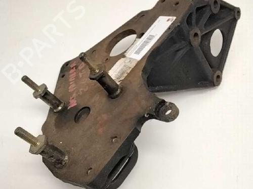 Used Engine mount NISSAN PRIMERA Hatchback (P11) 2.0 TD (90 hp) 11973583