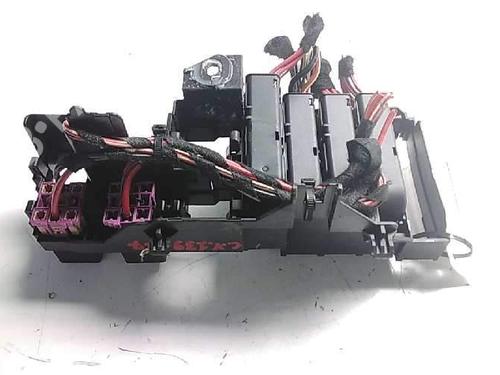 Used Fuse box Fuse box 10749405 10749405