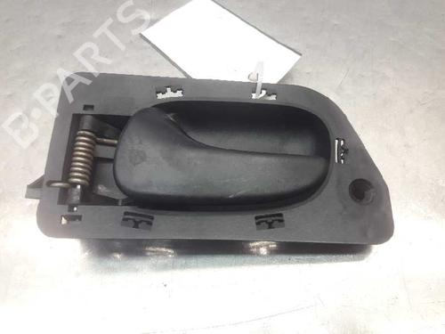 Used Front left interior door handle RENAULT LAGUNA I (B56_, 556_) 1.8 (B56S/T/0) (90 hp) 6989036
