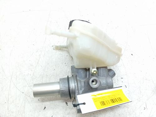 Used Brake master cylinder MERCEDES-BENZ C-CLASS (W205) C 220 BlueTEC / d (205.002, 205.004) (170 hp) 23461421