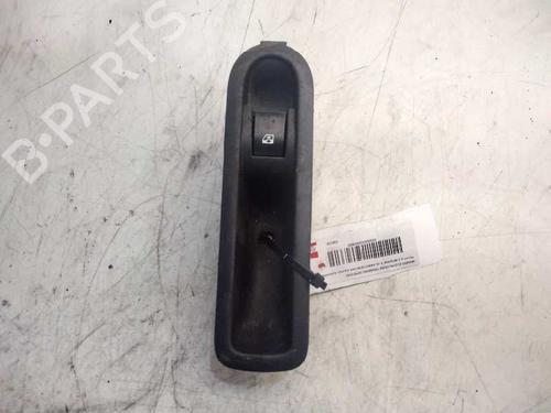 Used Right rear window switch RENAULT MEGANE II Saloon (LM0/1_) [2003-2025]  10662358