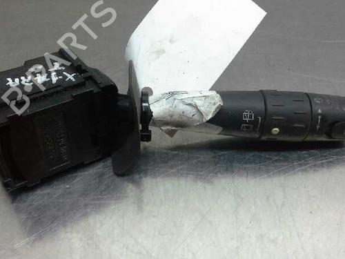 Used Steering column stalk CITROËN XSARA (N1) 2.0 HDi 90 (90 hp) 1324326