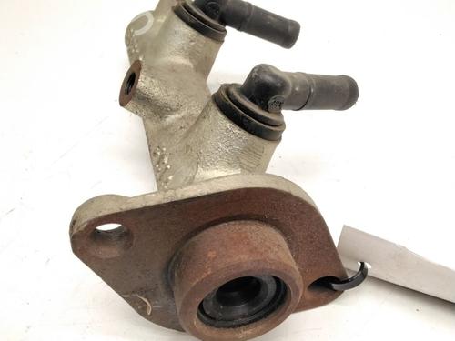 Used Brake master cylinder Brake master cylinder NISSAN VANETTE Van (_C22) [1986-2013] 15894647 15894647