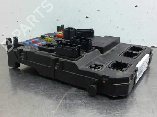 Used Fuse box Fuse box 1360157 1360157