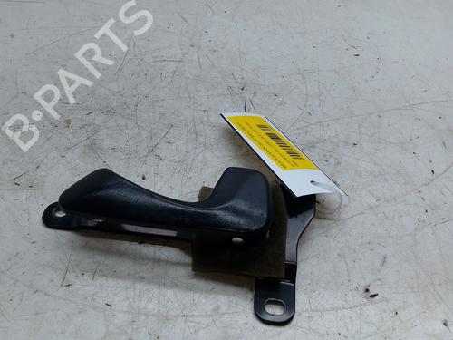 Poignée intérieure avant droite MITSUBISHI GALLOPER (JK-01) 2.5 TD intercooler (99 hp) 30744650