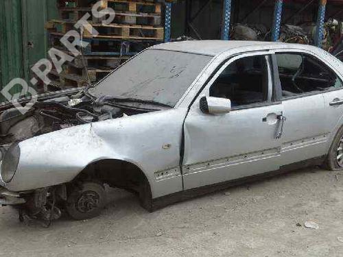 MERCEDES-BENZ E-CLASS (W210)  E 300 Turbo-D (210.025)  125501