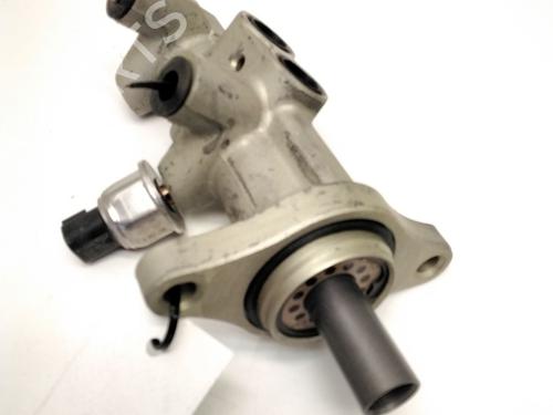Used Brake master cylinder NISSAN NAVARA NP300 (D40) [2004-2025]  18844611