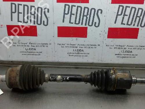 Used Left front driveshaft CHRYSLER VOYAGER / GRAND VOYAGER III (GS_, NS_) 2.0 i (133 hp) 1570608