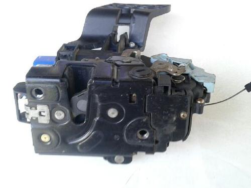 Rear right lock VW TOUAREG (7LA, 7L6, 7L7) 2.5 R5 TDI | BP743038C99 