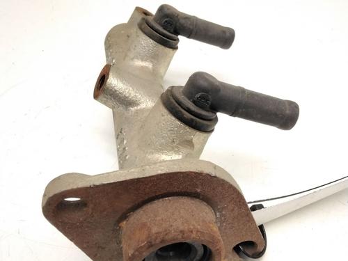 Used Brake master cylinder Brake master cylinder NISSAN VANETTE Van (_C22) [1986-2013] 15894649 15894649