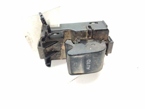Used Right rear window switch TOYOTA AURIS Estate (_E18_) 1.8 Hybrid (ZWE186_, ZWE186R, ZWE186H) (136 hp) 18697182