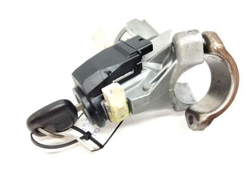 Used Ignition barrel TOYOTA YARIS (_P13_) 1.4 D (NLP130_, NLP130) (90 hp) 17494051