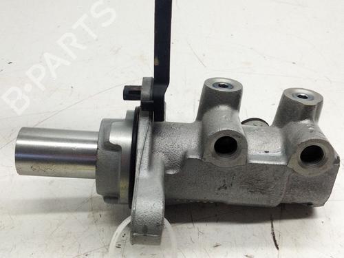 Used Brake master cylinder CITROËN C5 AIRCROSS (A_) 1.6 THP 150 (A45GXJ) (150 hp) 29204958
