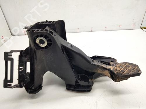 Used Break pedal Break pedal AUDI Q2 (GAB, GAG) 1.0 TFSI (115 hp) 35723918 35723918