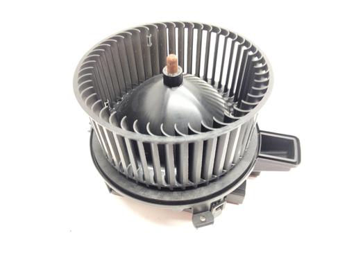 Used Heater blower motor AUDI A4 B9 (8W2, 8WC) 2.0 TDI (150 hp) 17060155