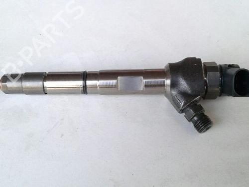 Used Injector VW TOURAN (5T1) 2.0 TDI (150 hp) 7189921