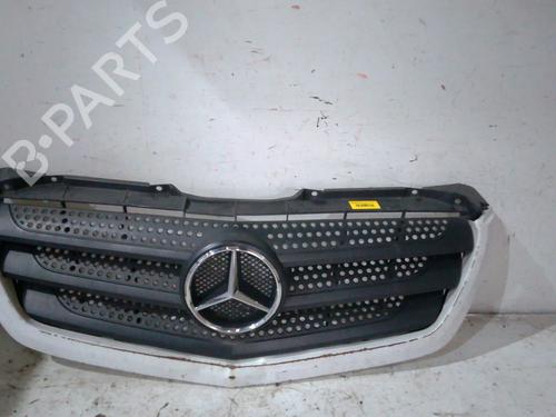 Used Grille MERCEDES-BENZ SPRINTER 3-t Van (B906) 214 CDI (906.611, 906.613) (143 hp) 30972506