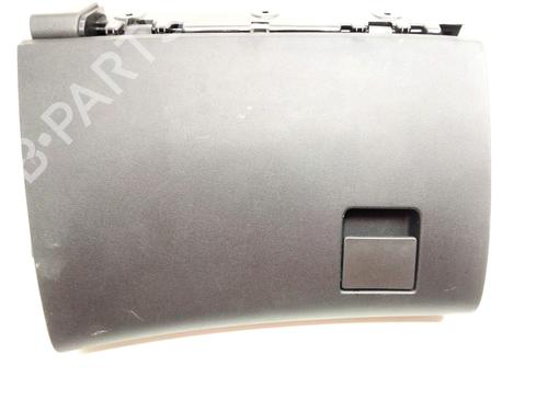 Used Glove box Glove box 17059859 17059859