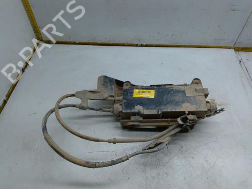 Used Electric handbrake RENAULT SCÉNIC II (JM0/1_) 1.9 dCi (JM0G, JM12, JM1G, JM2C) (120 hp) 30306370