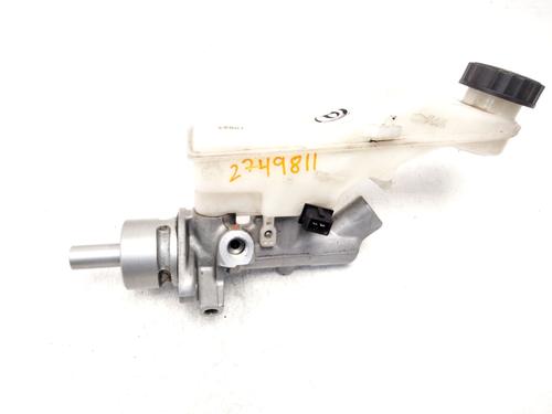Used Brake master cylinder TOYOTA COROLLA Verso (ZER_, ZZE12_, R1_) 1.8 (ZNR11_, ZNR11R) (129 hp) 31969005